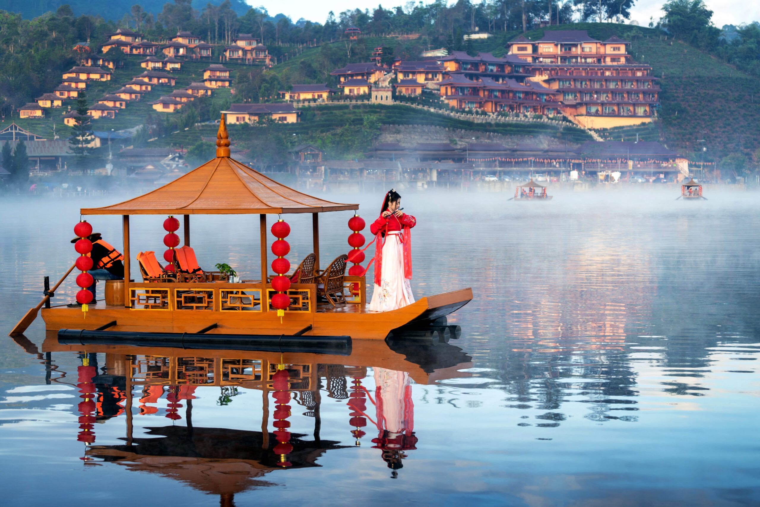 KASHMIR-boat